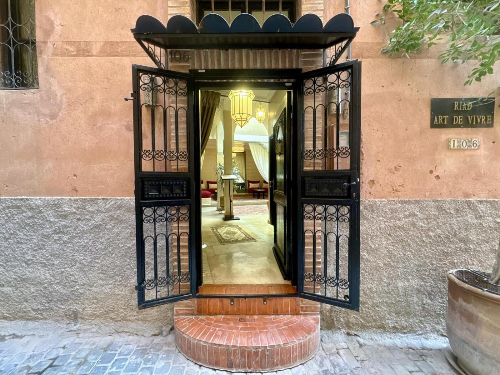 Riad Art De Vivre Avec Jacuzzi Marakeş Dış mekan fotoğraf