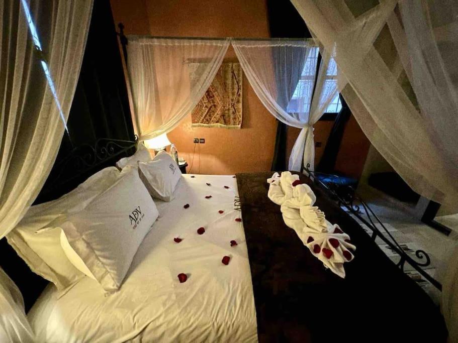 Riad Art De Vivre Avec Jacuzzi Marakeş Dış mekan fotoğraf