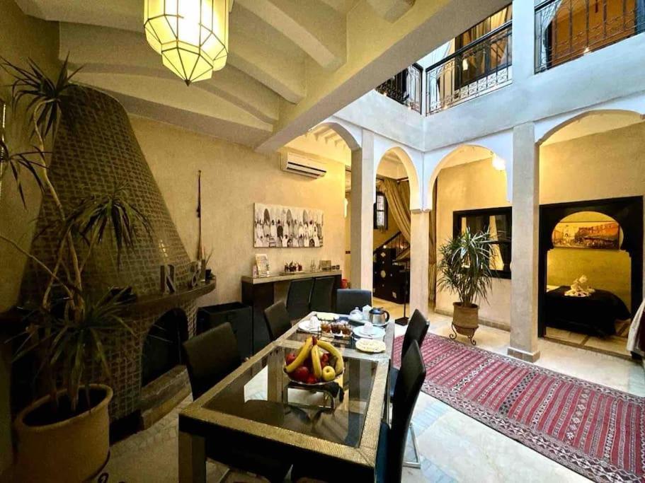 Riad Art De Vivre Avec Jacuzzi Marakeş Dış mekan fotoğraf